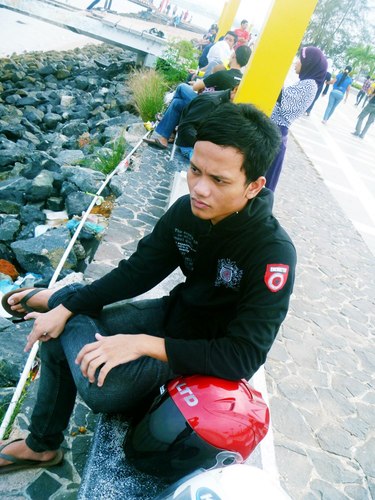 Music is my life!!
ROCK NEVER DIE!! \m/
