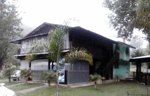 restaurante El acuario inaugurado hace 4 años en la localidad de Rancho Viejo está situado en el Municipio de Tlalnelhuayocan (en el Estado de Veracruz)
