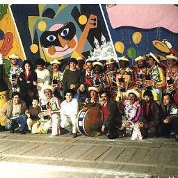 En esta página pretendemos mostrar a través de fotografías el Carnaval de Cádiz. También en facebok en Fotos de carnaval de Cádiz de todos los tiempos.