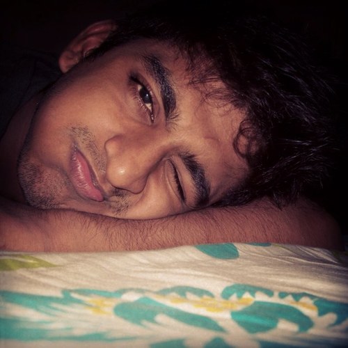 M Fun loving guy....little lazy.....just want to live a happy life in my own way....Nd last not the least I love Smiling..!