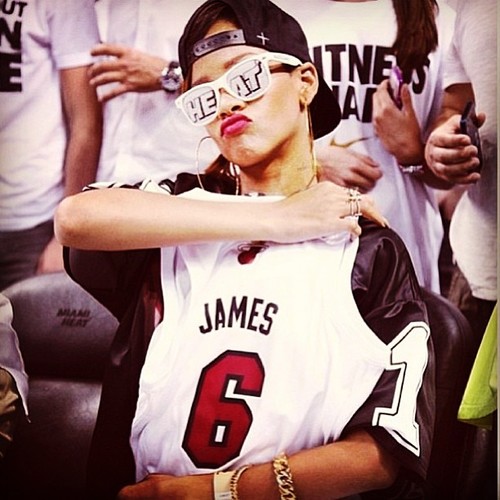 @rihanna is queen. #rihannanavy for life. Supporting Rihanna since the start.

Buy 'Unapologetic' http://t.co/p6UB3Xlnb8
