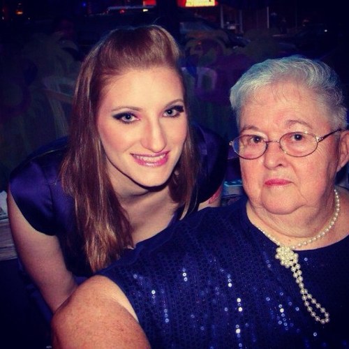 My Gramma is my❤️ ~ My husband is the❤️of my life ~I cherish my fam ,friends & cats ~ I❤️Elvis ~ Unicorns are real ~ Everything happens for a reason 🌱 Vegan 🌱
