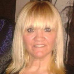 hi im rita im married with 4 grown up children and a massive die hard ELVIS PRESLEY fan ilove him and every thing about him .....