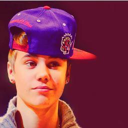 PLEASE GUYS FOLLOW @_JustinSelenaa_ she follows backkk , thanks! :D