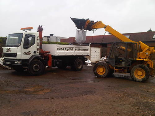 Topsoil_Turf's profile picture. Wholesale, Trade and Retail the best quality bagged Top Soil, Bark and Organic Compost. Small bags and bulk bags. Lawn Turf supplies. 0121 474 3506