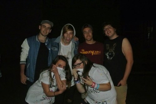 We are the official @ForeverEndsHere Melbourne street team! run by @melcollides and @antisux666 :) we'll follow back! xx
