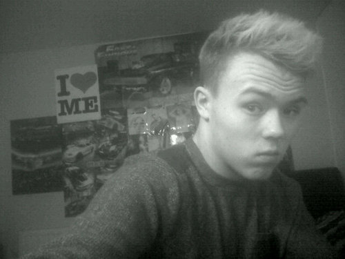 B-boy/tricker:)ill follow back:)