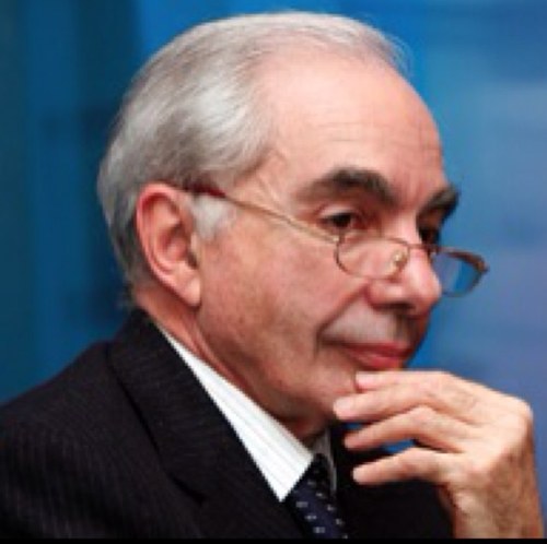 Professore universitario, candidato e candidabile a tutto, collezionista d'incarichi. Presidente del Consiglio in pectore e uomo d'Apparato (PARODY ACCOUNT)