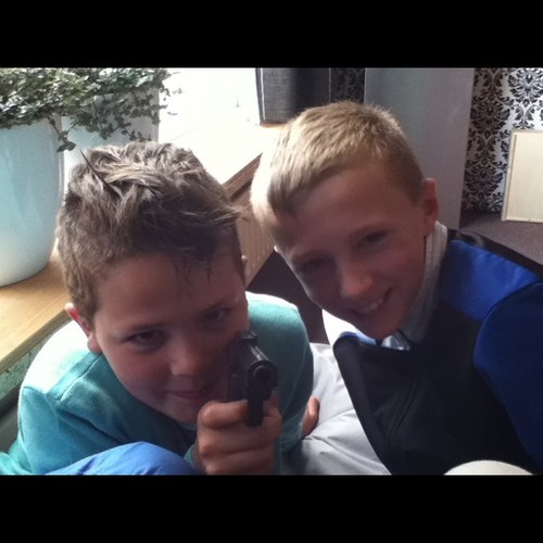 Zie ons YouTube : DutchGamingComedy