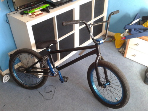 addz102's profile picture. 