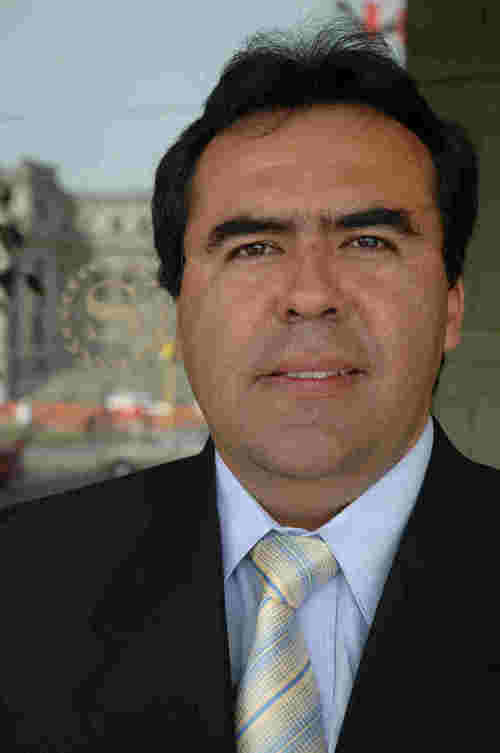 Periodista de vocación, economista por formación.