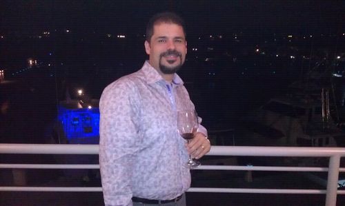 rafyjrpena's profile picture. 