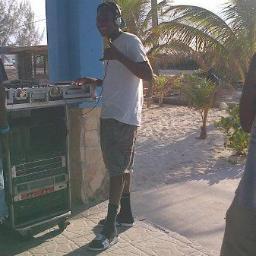 Sadies Was Hya :)

Chillinq On The Moon :3