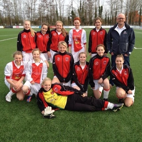 MB1Makkum's profile picture. Silke, Marte, Anne, Ydwer, Rixt, Kim, Loes, Jelien, Manon, Merel, Willemijn, Evelien en Amber