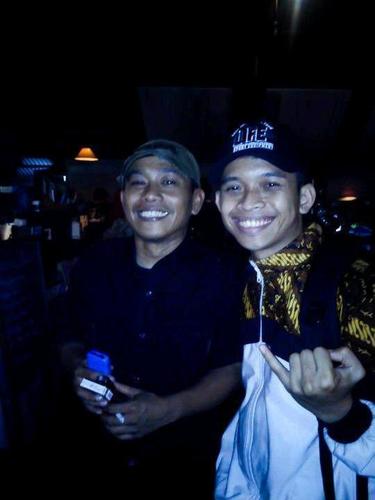 rezarenada's profile picture. Aku? terlalu norak untuk diceritakan..