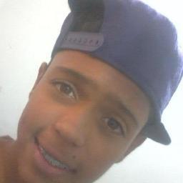 Deus feez pessoas para serem amadas ,  e as coisas para serem usadas;
     Mas por que as pessoas amam as coiisas 
               e usam as pessoas !