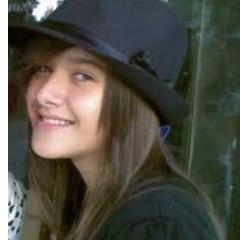 une fille de 22 ans de l'algerie .etudiante de l'institut national de la formation profisionel algerie........