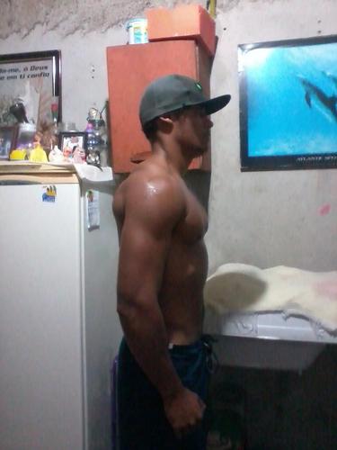sou lutador de boxe e muay thai amo minha vida e amo jeova =]