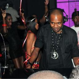 Tendai DJ Commander Samu is a Zimbabwean Creative Consultant who specialises in out of the box concepts and design, Adverts, Logos,Corporate ID ,Magazines