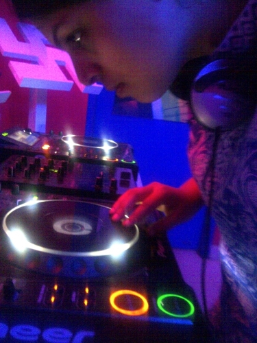 DJ