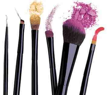 Professional Make up Artist and Beautician specialising in wedding make up.