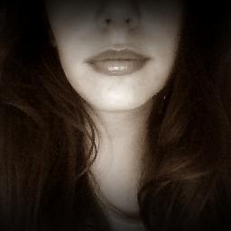 MartitaM93's profile picture. Salta, y deja que te crezcan alas en el camino hacia abajo.