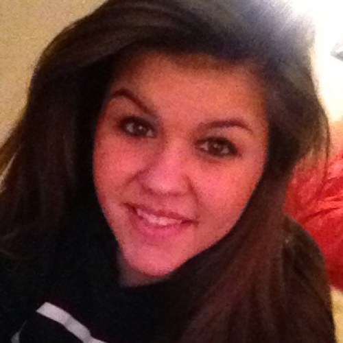 Im mackezie and yeah follow me(: