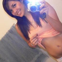 Chica agradable, de buen humor, no paso whatsapp ni pin ;)
