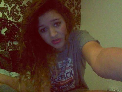 i follow back. im a princess to the public bet a freak when its time. janoskian made my social life better #justinbieber
