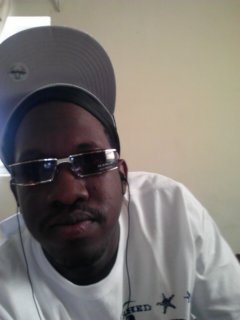 I am a real nigga that hate fake ass niggas Because I'm a real niggah who love people that tell me straight up 100% real because I'm bout that life