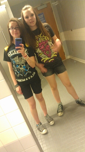 Taylor867's profile picture. I ♥ AA, BVB, Suicide Silence, A7x, Mayday Parade, PTV, etc. c;