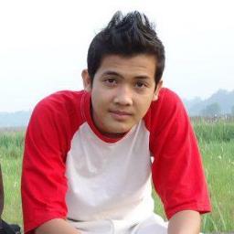 Pria pemalu yang gemar sosial media