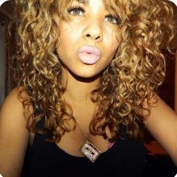 ... 17 . NANANA :) 5foot6. Ima September Baby .. I am a model and Single #TeamFollowBack Follow me