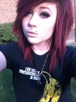im ashly my bffs r @its_abbygrrr ,@jessyluvhaterz and @katlynncort im 16 bi and single