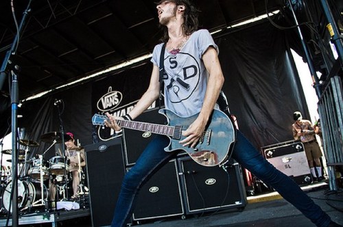 Welcome ladies ;) Prepare your ovaries & feels, this man is sexy. Owner: @Jaztastic11