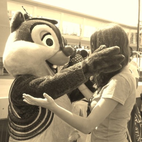 _mickeymanda's profile picture. Amanda | 18 & obsessed with the Mouse °o° adventure seeker & princess at heart