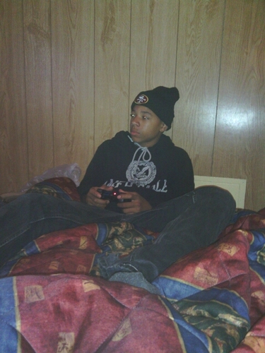 wife /a loyal bitch . no time foe games mkin money .#ball #football #video_games dah shit #weed_dah loud.blowin.smokeout#sessions Follow ! #TeamFollow