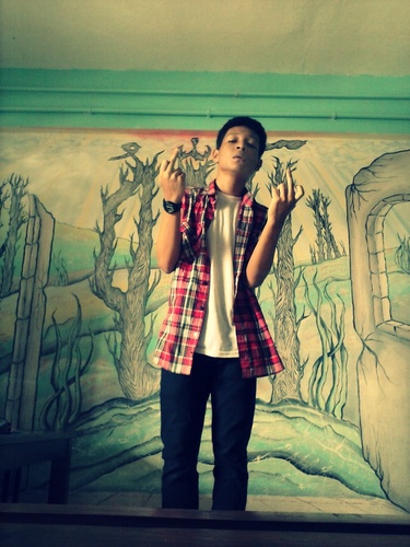 | #TeamSingle | #162CMTall | #Cute17 | #SkateLife |MUSIC IS MY SEX ! (: |