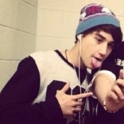 brooks_faux's profile picture. i dont like bios