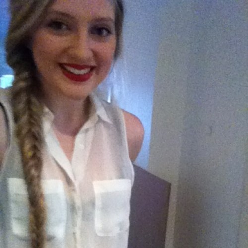 See my avatar? (: yeah, dark red lipstick is my thing.