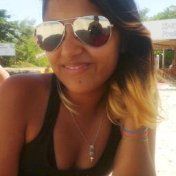Eu sou, antes de tudo, uma mulher que nunca deixou de sonhar. De brincar. De sorrir. Uma menina que aprendeu a enfrentar o mundo.