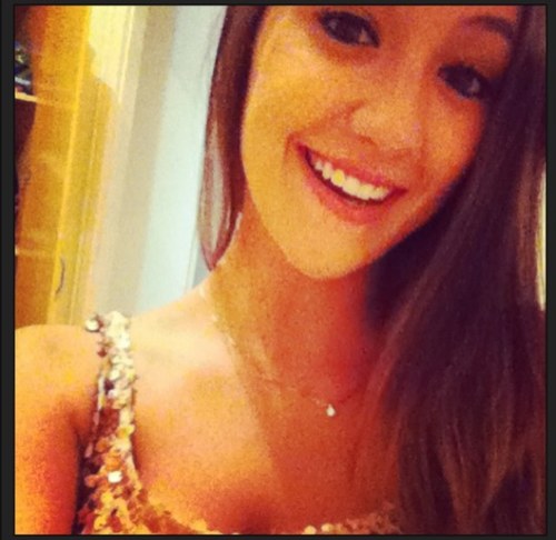 sorria mesmo que a vida esteja triste, porque pior que um sorriso triste é a tristeza de quem não sabe sorrir.