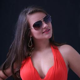 -Se importe menos, se apaixone menos, ame menos, e talvez no final você se foda menos.cheguei maldosa aq