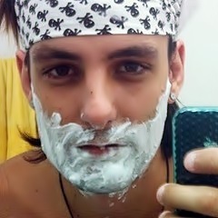 Eu saio pintando o seu rosto em todas as caras por ai, pra ter você aqui um pouco mais perto de mim. 29/10/12
