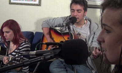 Grupo acústico de canciones propias, fundado por @luissentenzia2  y @lidiasentenzia  , compositores, en conciertos con  @oijar, @wassaaaaabi