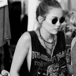 Just another one of those macers who love megan and liz and miley cyrus,ya noe. -meganandliz follow-I also like ed sheeran and cats Oh and elephants #obsession