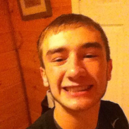 Name austin keith blankenship, making the big 19! September 25,1994..... I talk country and  country! But i listen to any music, out going and laid back.