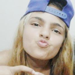 & a pequena menina, cresceu cm lagrimas nos olhoos e cicatrises noos puullsooos ' , Ask: http://t.co/8qsL6PM7pO fb : https://t.co/pVA4kOX4Yj