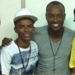Sejam bem-vindos ao meu mundo! Aqui podemos ser mais amigos ainda... Amo vcs! Beijo do IT. V!
Ousadia & Alegria