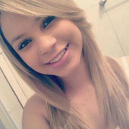 - Sorria e deixe que os outros tentem descobrir qual é o segredo que faz você sorrir *-*